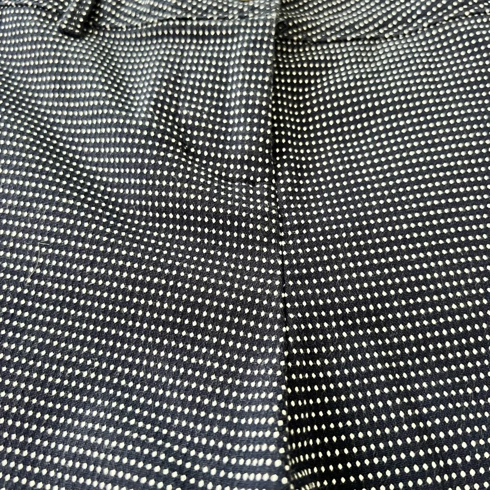 THE LIMITED polka dot tailored short in navy and white 5” inseam size women’s 8